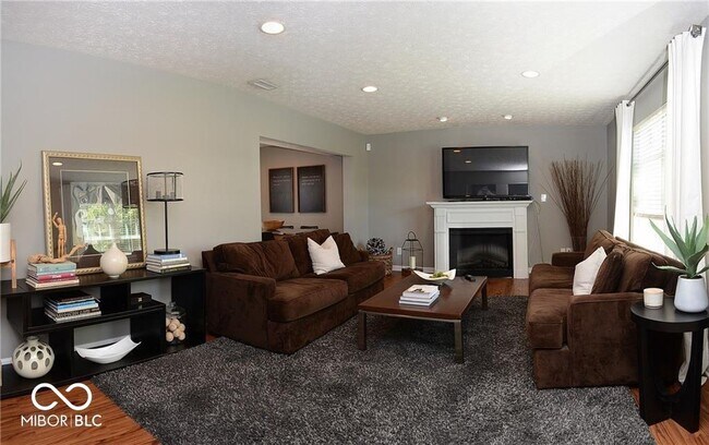 Building Photo - 13096 Tannenweg Way