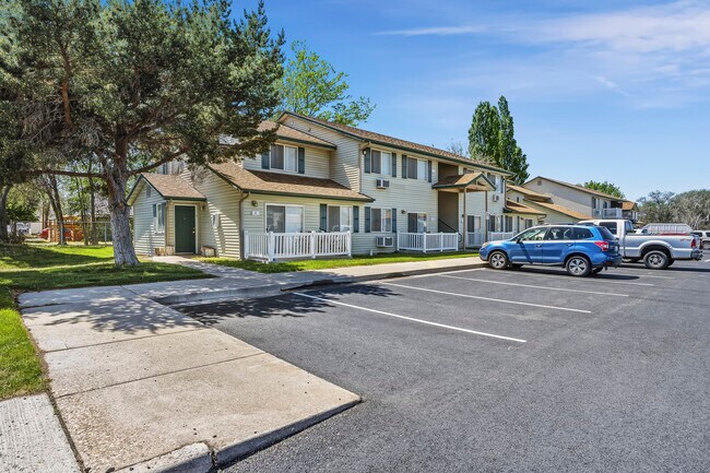 Foto del edificio - Twin Falls Gardens Apartments