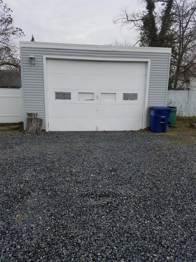Photo - 711 Bridgeboro St (Riverside, NJ) House