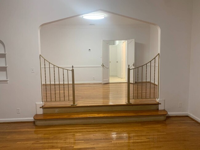 Building Photo - 88-14-88-65 65th Dr