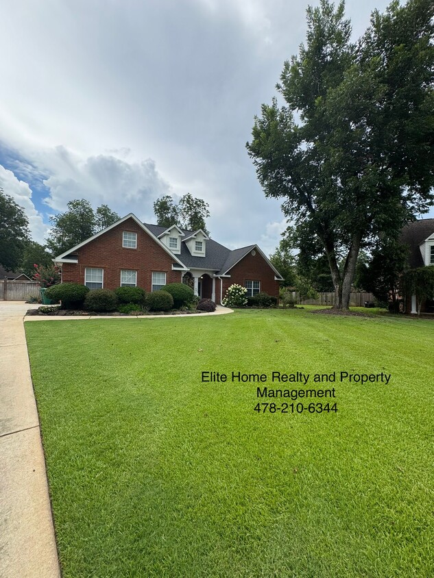 Primary Photo - 111 Weatherstone Pl