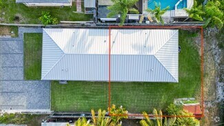 Building Photo - 305 De Carie St