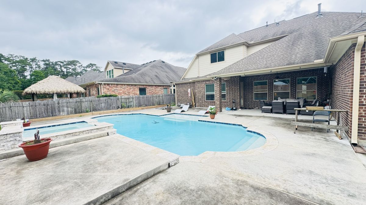 Building Photo - 12955 Lake Parc Bend Drive