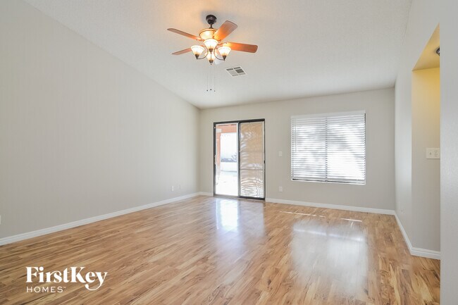 Foto del edificio - 801 Anchor Dr