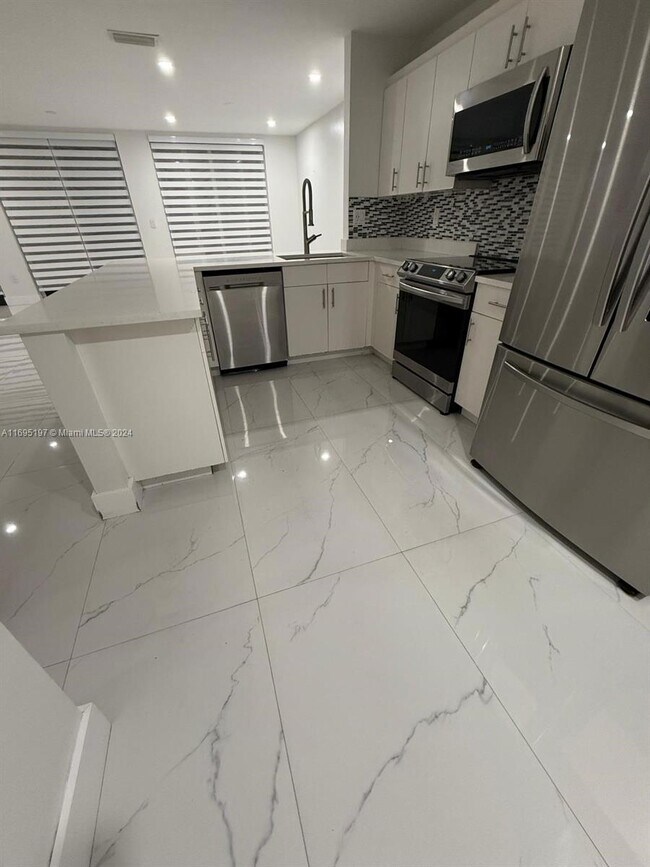 Foto del edificio - 4439 NW 98th Ave