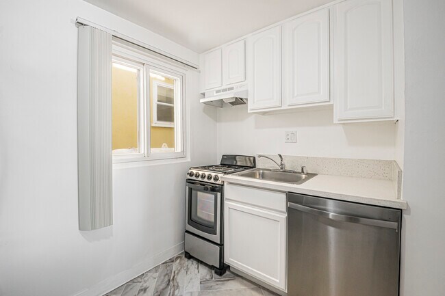 Foto del edificio - 5837.5A 88th St