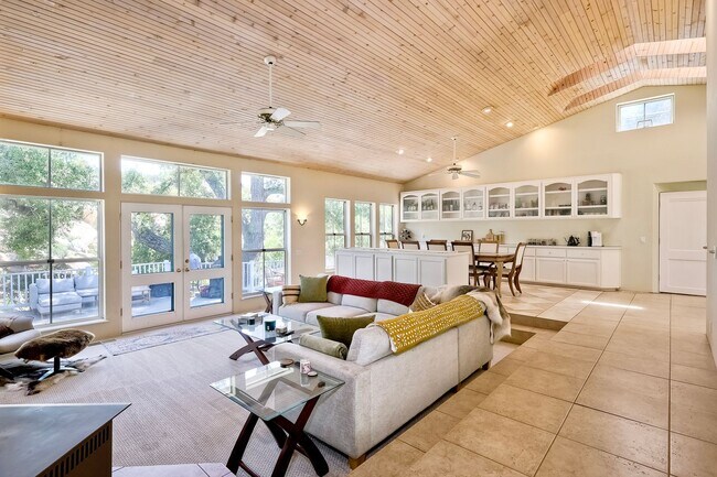 Sala de estar - 22242 Little Klondike Rd