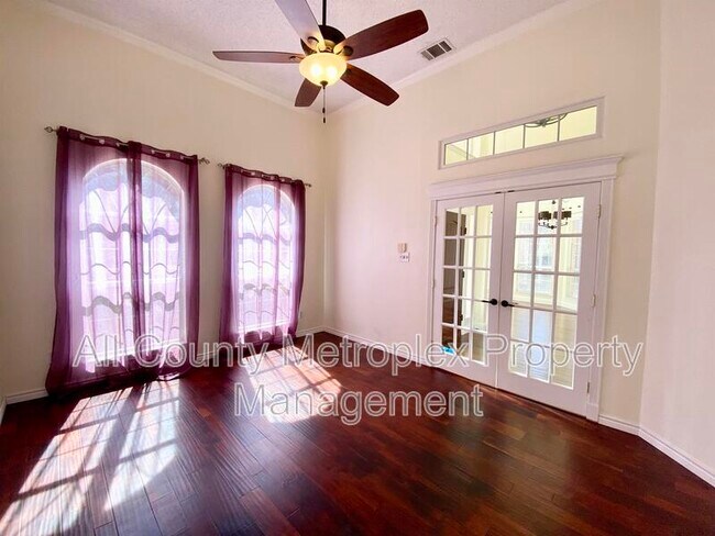 Building Photo - 5507 Stonehenge Dr