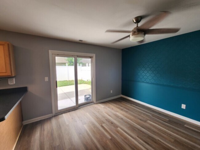 Foto del edificio - 3861 Meadowbrook Ct