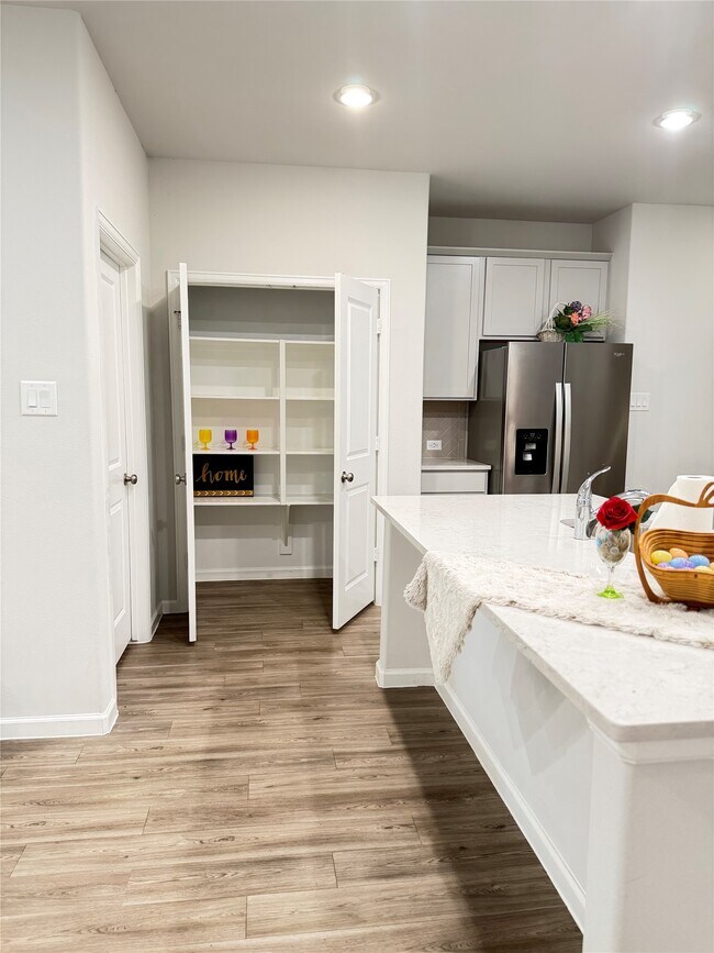 Foto del edificio - 12915 Catfish River Ct