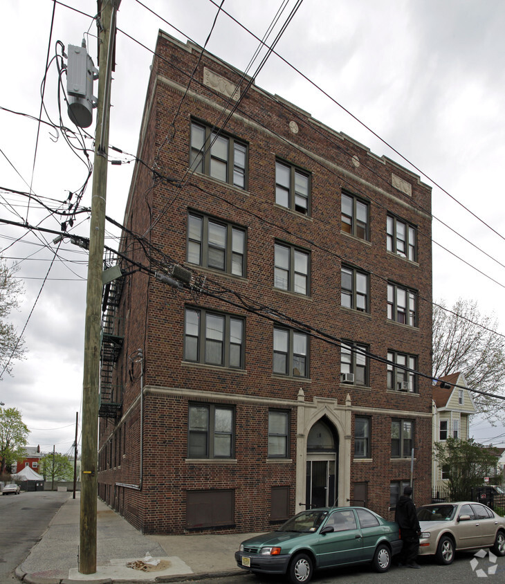 Building Photo - 18 Fulton Ave