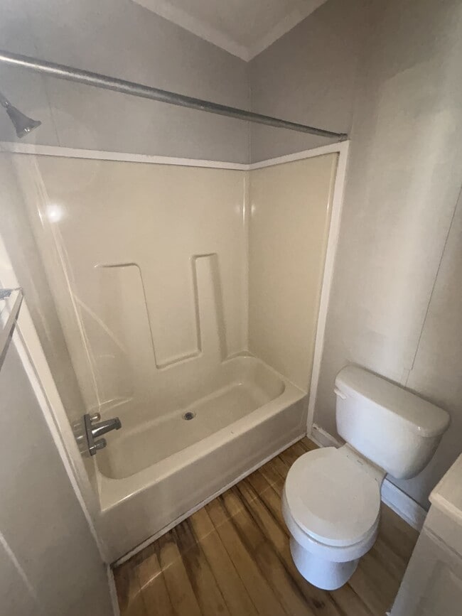 Foto del edificio - 144 Cassidy Ln