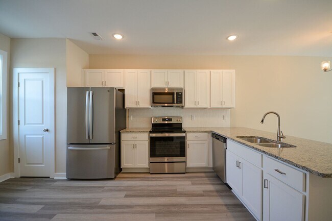 Foto del edificio - New Construction Luxury Townhome! 3 Bedroo...