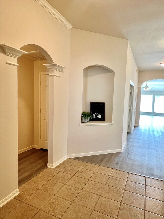 Foto del edificio - 128 Emerald Loch Ln