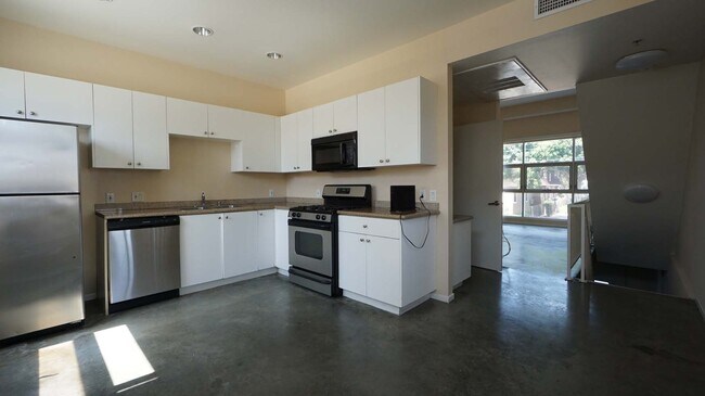 Foto del edificio - 922 W 23rd St