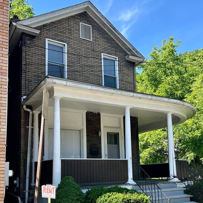 Building Photo - 626 Baldwin St