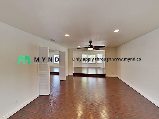 Building Photo - 4 br, 2 bath Apartment - 2719 Lucena Dr
