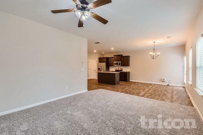 Building Photo - 281 Magnaview Dr