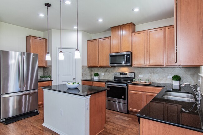 Building Photo - 9014 Golden Leaf Dr