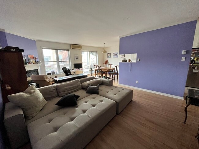 Building Photo - 8486 Rue Saint-Dominique