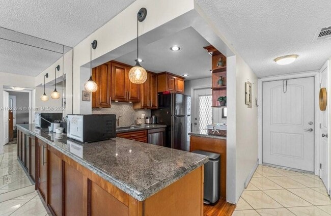 Building Photo - 801 N Ocean Blvd