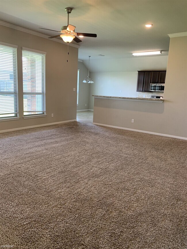 Building Photo - 4 br, 2 bath House - 5611 Markham Drive