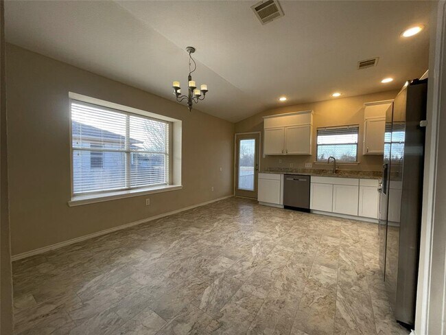 Building Photo - 803 Middle Brook Dr