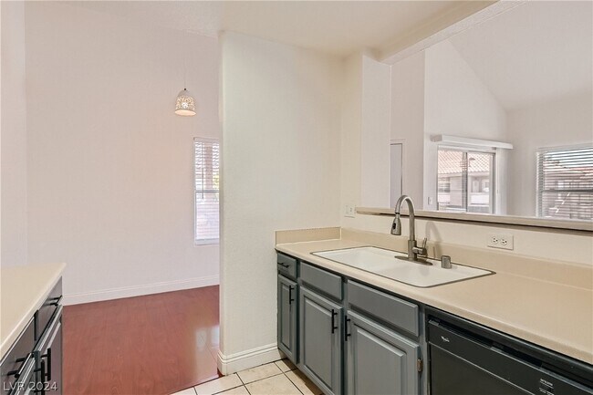 Building Photo - 5125 W Reno Ave