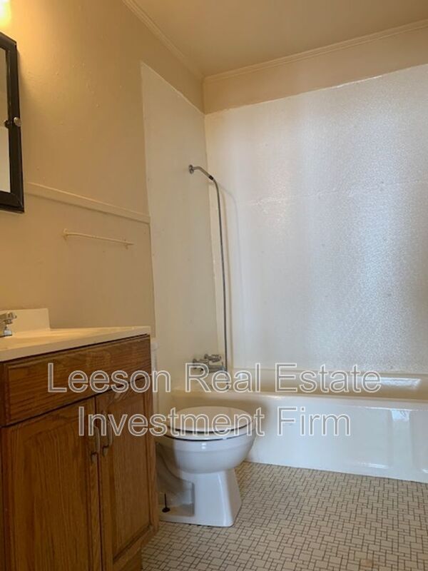 Foto del edificio - 3548 Lakeshore Dr