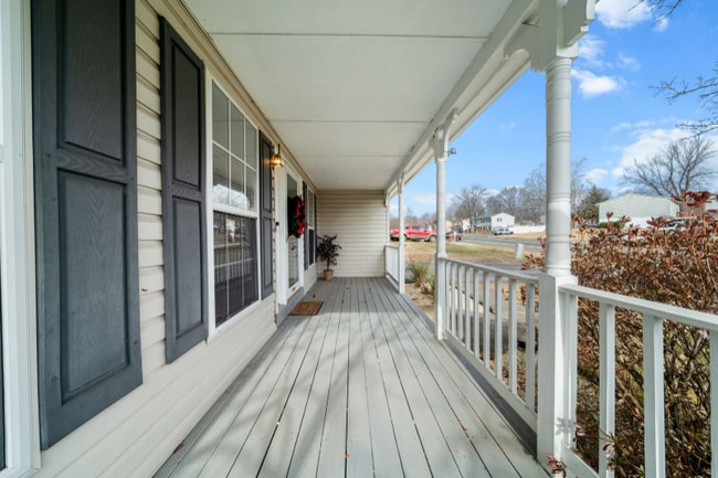 Photo - 13810 Mapledale Ave House