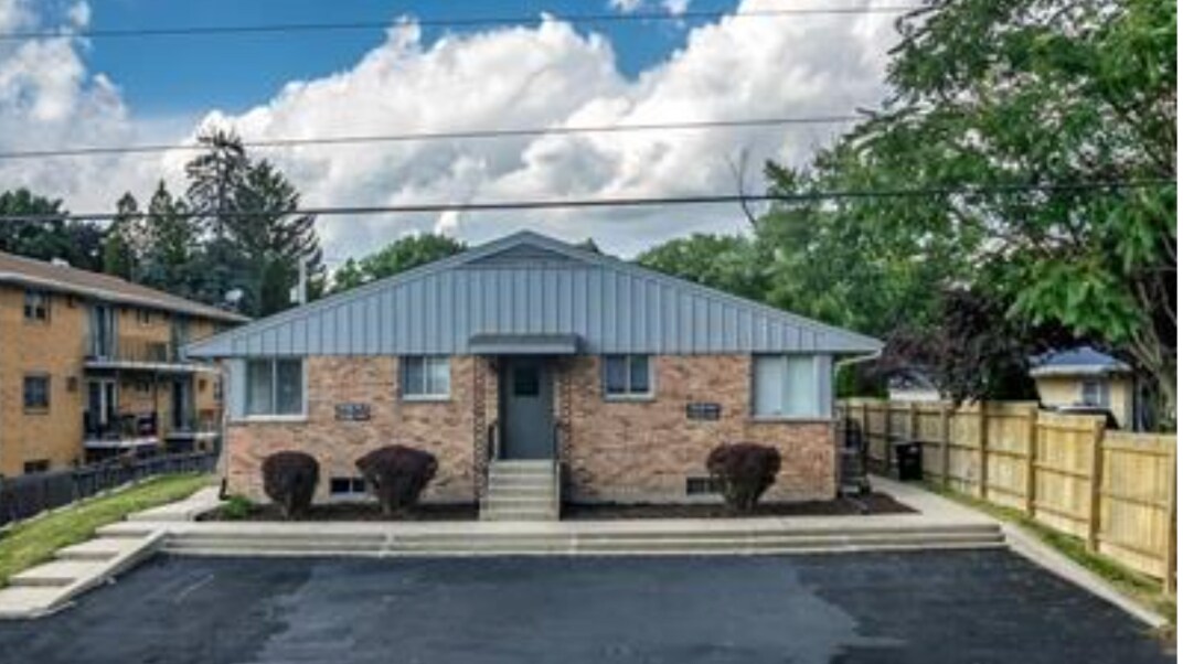 Primary Photo - 3506 Harrison Ave