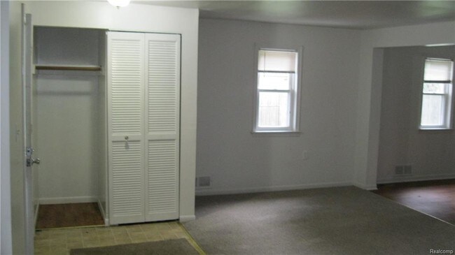 Building Photo - 28434 Fairfax St