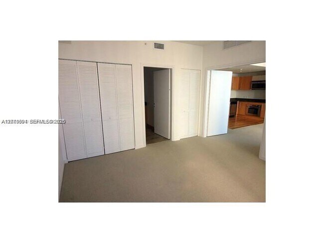 Building Photo - 300 S Biscayne Blvd