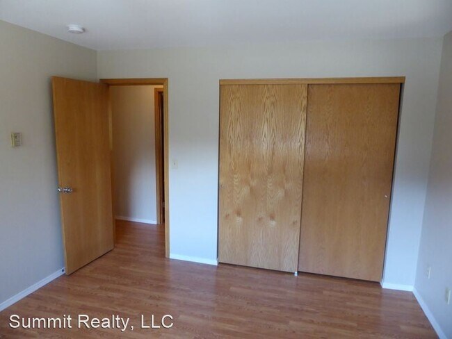 Building Photo - 3 br, 1.5 bath House - 2966 Simpson Avenue