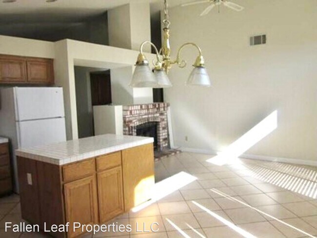 Building Photo - 3 br, 2 bath House - 1185 Red Leaf Way