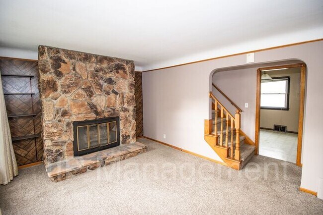 Building Photo - Spacious Updated 3BD/2BA Home in Garfield