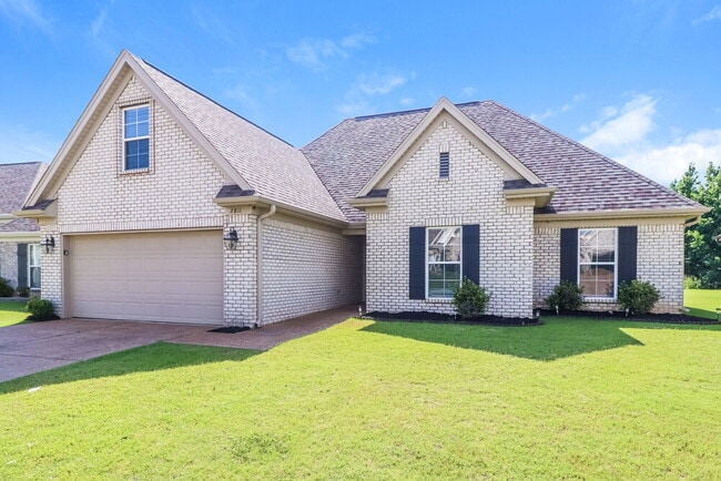 Building Photo - 3811 Dawnwood Cir W