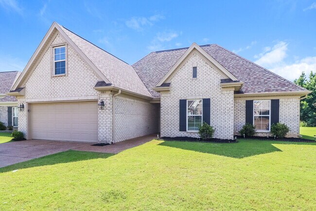 Foto del edificio - 3811 Dawnwood Cir W