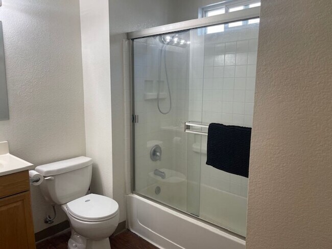 Building Photo - Nicely updated Three bedroom Two Bath House