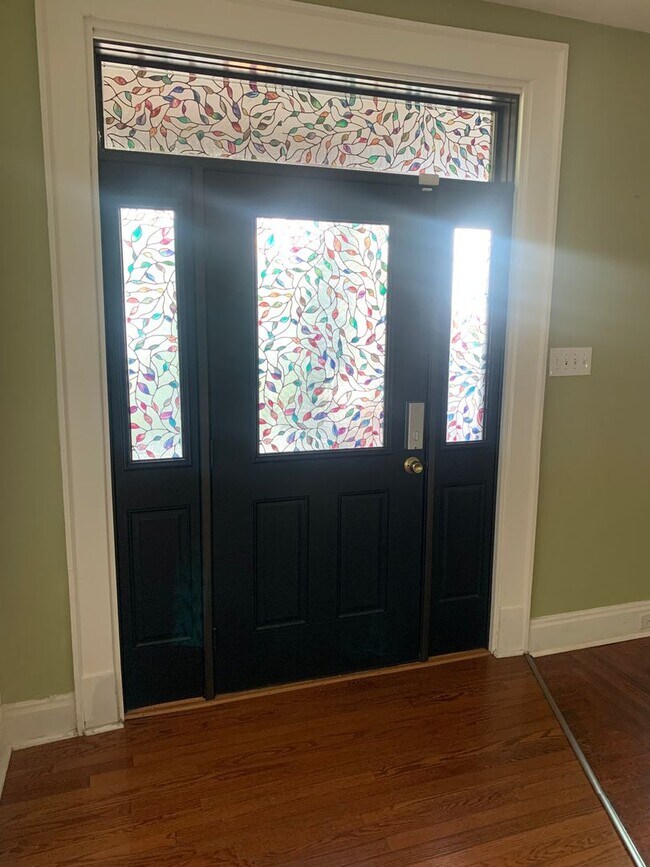 Foto del edificio - 3 Bedroom Single Family Home with Garage in Mount Washington!