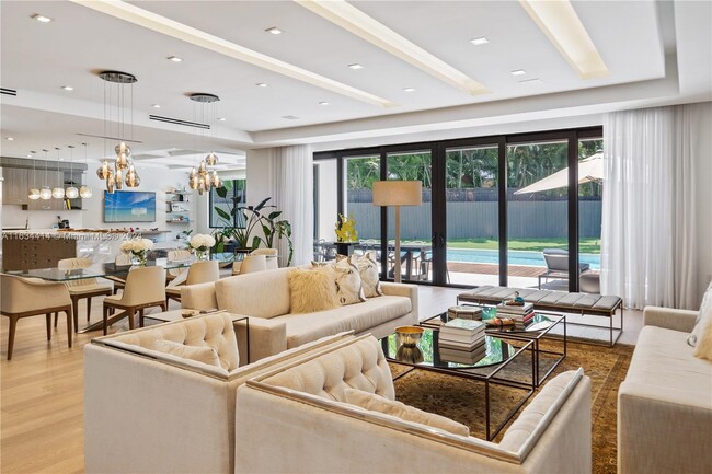 Foto del edificio - 58 Bay Heights Dr