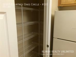 Building Photo - 10103 Courtney Oaks Circle #101 Tampa 3361...