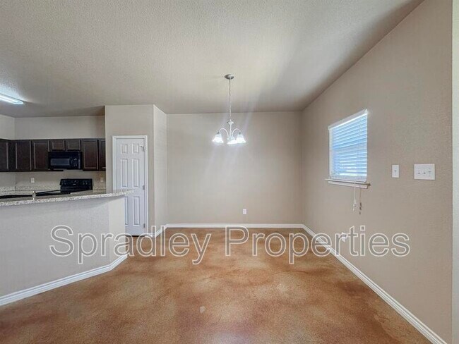 Foto del edificio - 7023 Cameron Park Rd