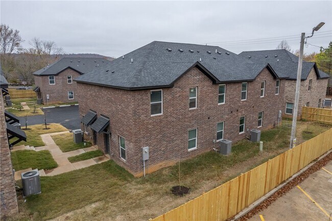Foto del edificio - 1370 N Porter Rd