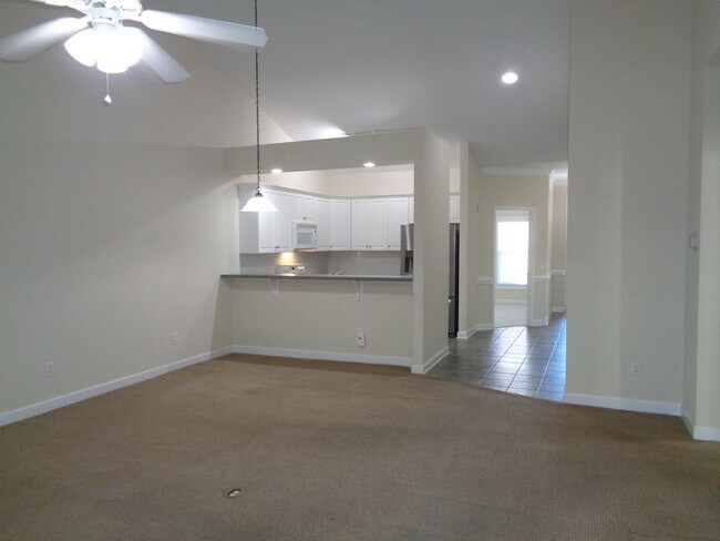 Foto del edificio - Clemmons-Lovely Patio Home with Sunroom