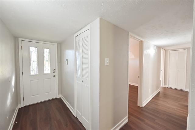 Building Photo - 2825 Santa Monica Dr