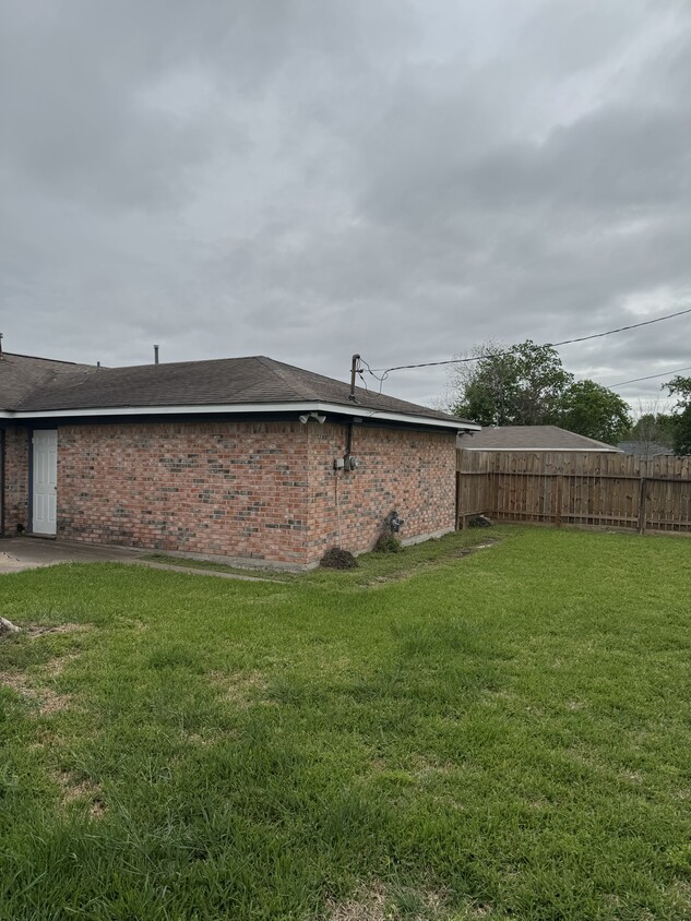 Building Photo - 3503 Prudence Dr