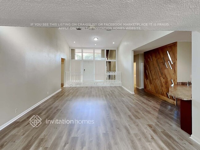 Building Photo - 8041 Buttonwood Cir