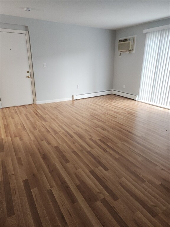 Foto del edificio - 135 E Main St