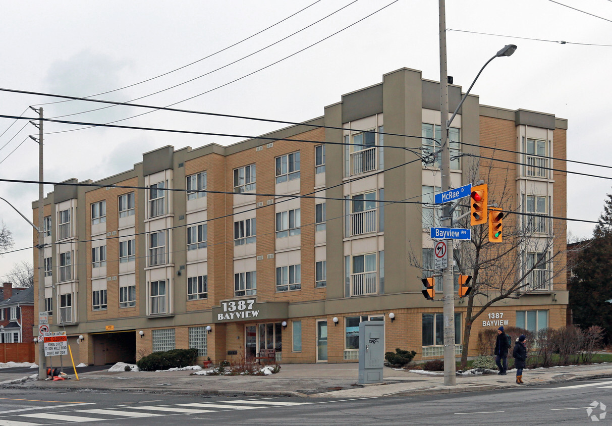 Primary Photo - 1387 Bayview Ave